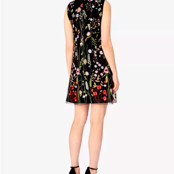 TAHARI Dress (ASL) Arthur S. Levine Floral Embroidered Shift Dress Size: 6 - Picture 3 of 5